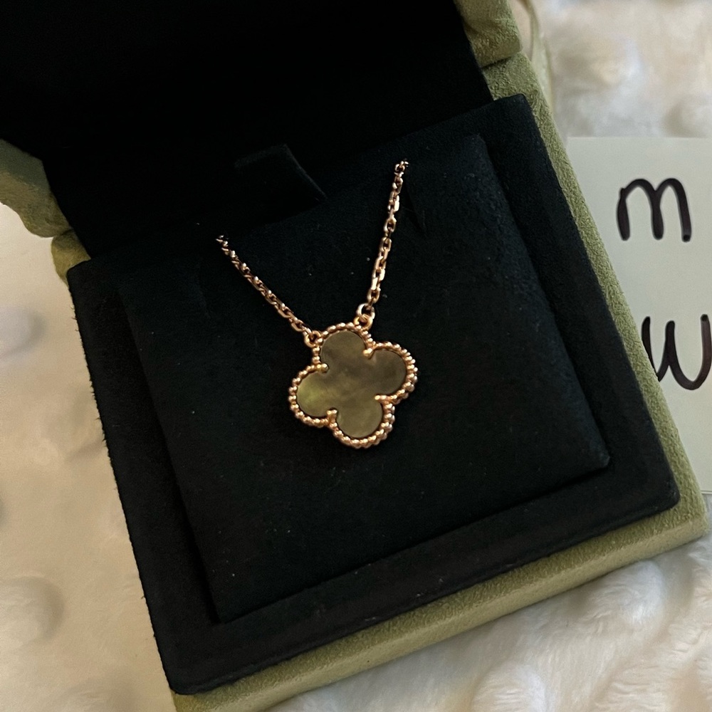 SOLD🎄Van Cleef & Arpels GMOP Pendant necklace🎄